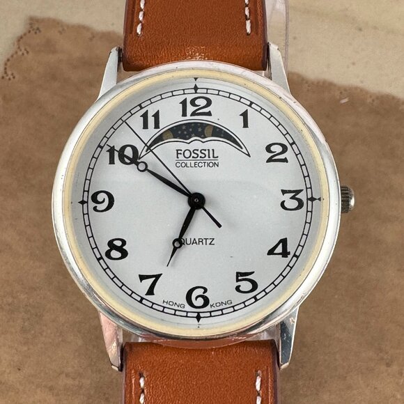 Vintage Very early 80’s Fossil Collection Moon Phase Watch - Picture 3 of 9